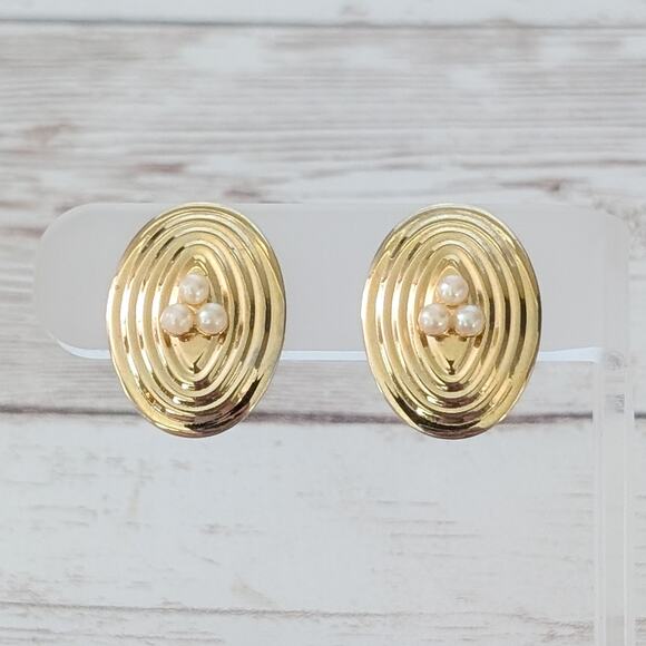 Vintage Clip On Earrings Unusual 1" Oval with Faux Pearl Trio Elegant Statement - Picture 1 of 6